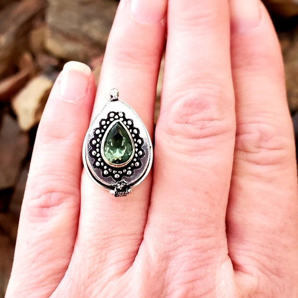 New Green Quartz 925 Silver Poison Ring. - Picture 8 of 16